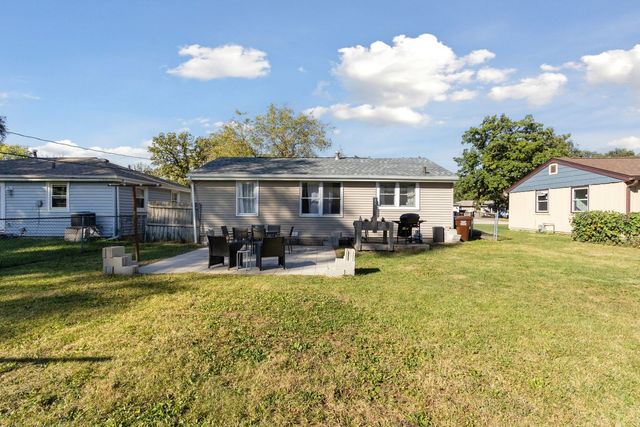 17 Liberty Boulevard, Machesney Park, IL 61115