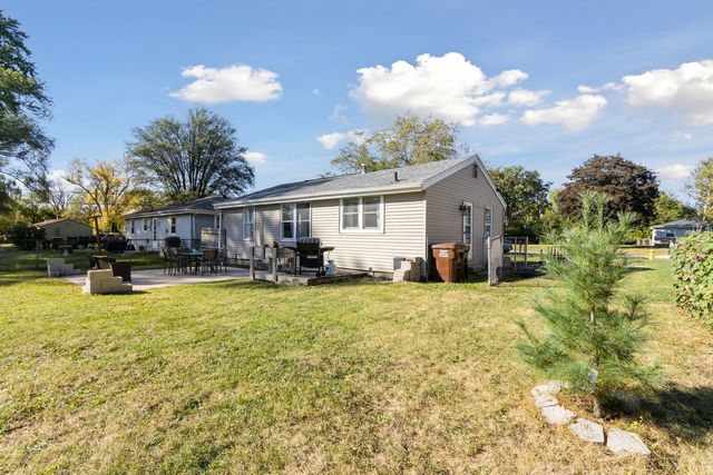 17 Liberty Boulevard, Machesney Park, IL 61115