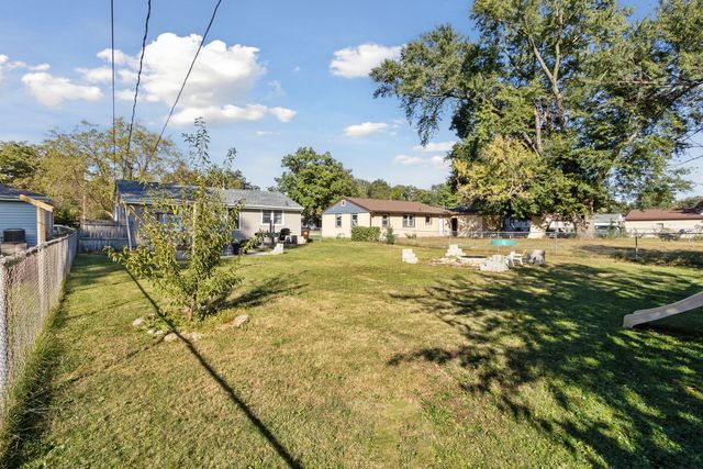 17 Liberty Boulevard, Machesney Park, IL 61115