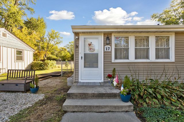 17 Liberty Boulevard, Machesney Park, IL 61115