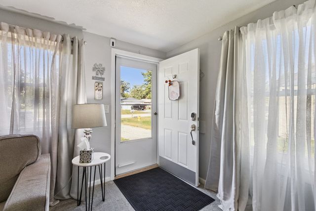 17 Liberty Boulevard, Machesney Park, IL 61115