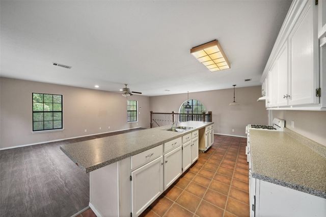 10331 Happy Trail, Conroe, TX 77384