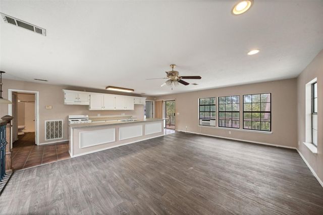 10331 Happy Trail, Conroe, TX 77384