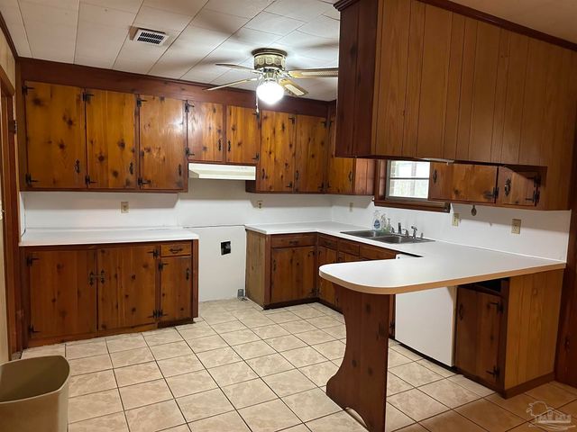 7053 W Fairfield Dr, Pensacola, FL 32506