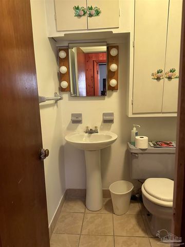 7053 W Fairfield Dr, Pensacola, FL 32506