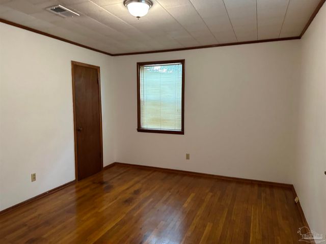 7053 W Fairfield Dr, Pensacola, FL 32506