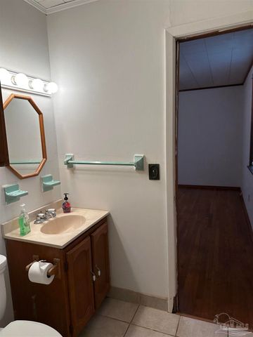 7053 W Fairfield Dr, Pensacola, FL 32506