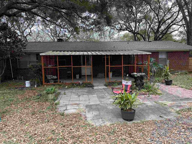 7053 W Fairfield Dr, Pensacola, FL 32506