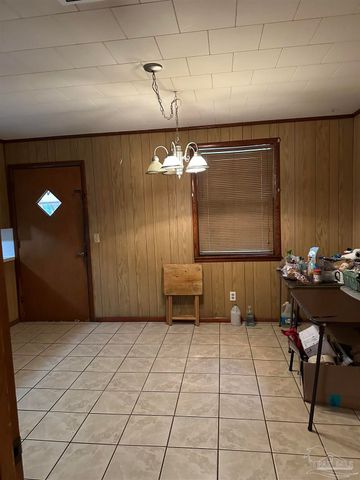 7053 W Fairfield Dr, Pensacola, FL 32506