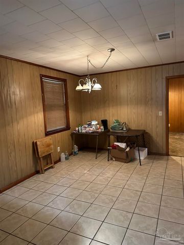 7053 W Fairfield Dr, Pensacola, FL 32506