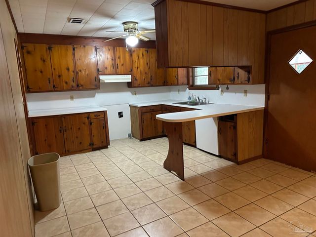 7053 W Fairfield Dr, Pensacola, FL 32506