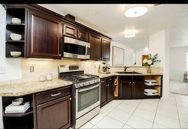 2902 Silent Drive, Sugar Land, TX 77498