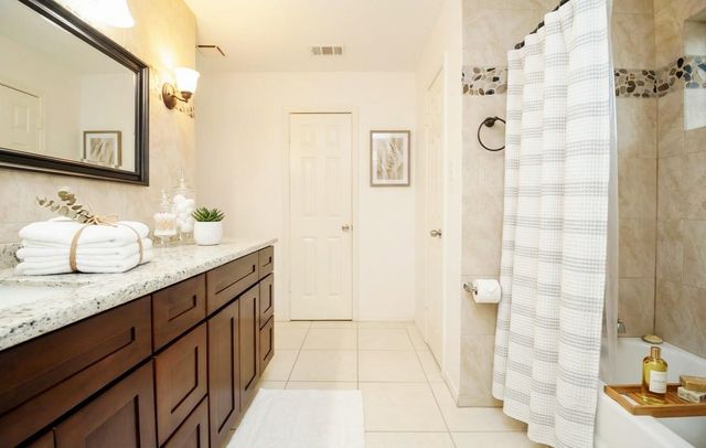 2902 Silent Drive, Sugar Land, TX 77498