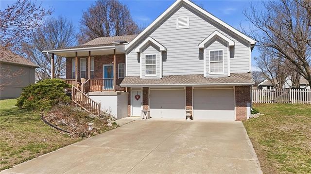 220 SW Seaside Sparrow Street, Lee's Summit, MO 64082