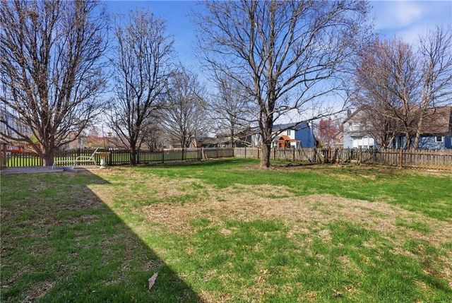 220 SW Seaside Sparrow Street, Lee's Summit, MO 64082