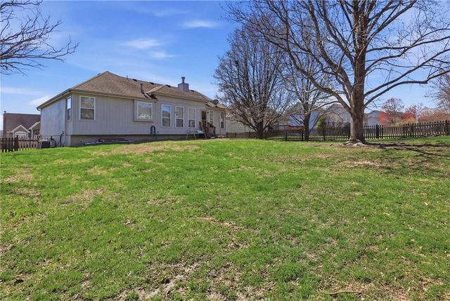 220 SW Seaside Sparrow Street, Lee's Summit, MO 64082