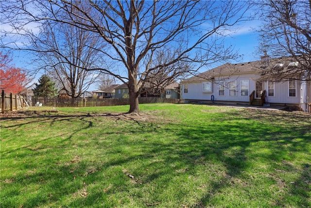 220 SW Seaside Sparrow Street, Lee's Summit, MO 64082