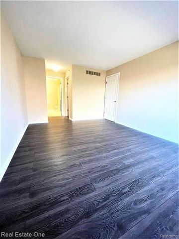 4103 Cameron Circle, Walled Lake, MI 48390