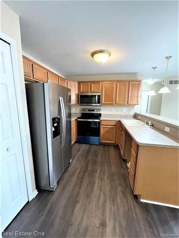 4103 Cameron Circle, Walled Lake, MI 48390