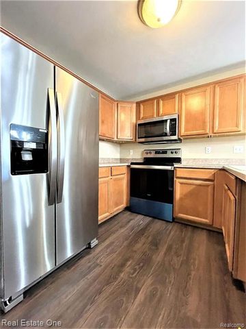 4103 Cameron Circle, Walled Lake, MI 48390