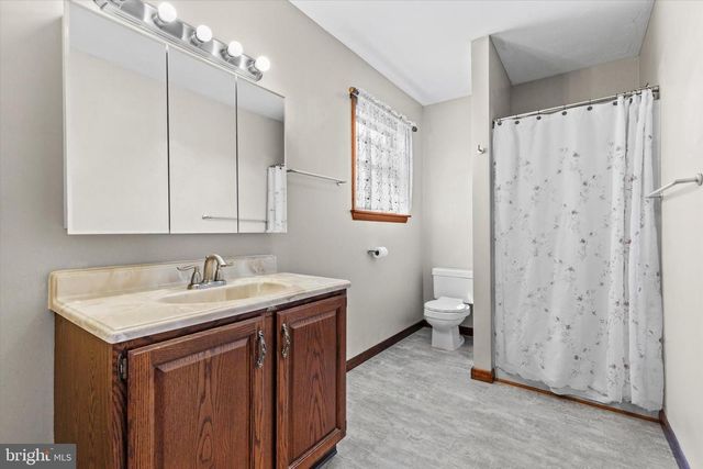 510 FAIRVIEW DR, Hanover, PA 17331