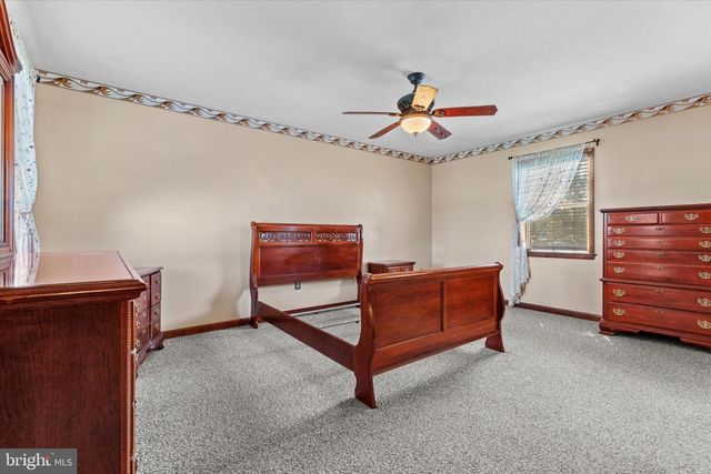 510 FAIRVIEW DR, Hanover, PA 17331
