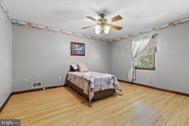 510 FAIRVIEW DR, Hanover, PA 17331