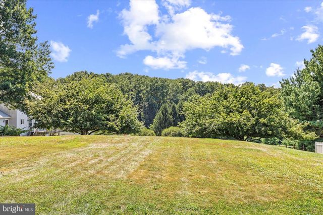 510 FAIRVIEW DR, Hanover, PA 17331