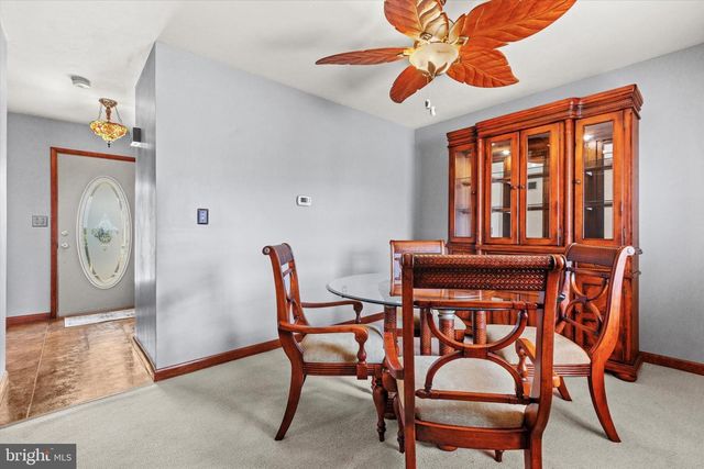 510 FAIRVIEW DR, Hanover, PA 17331