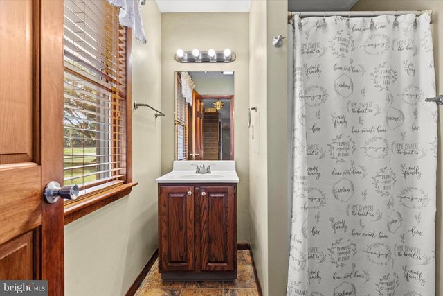 510 FAIRVIEW DR, Hanover, PA 17331