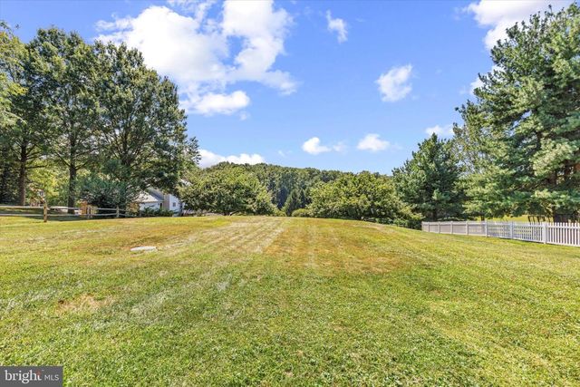 510 FAIRVIEW DR, Hanover, PA 17331