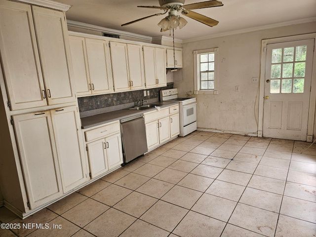 3340 PEACH Drive, Jacksonville, FL 32246