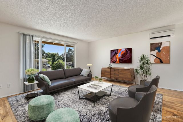2015 E 57th Street, Tacoma, WA 98404