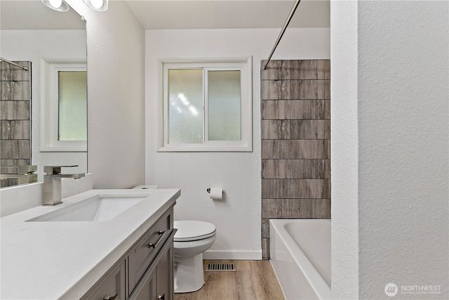 2015 E 57th Street, Tacoma, WA 98404