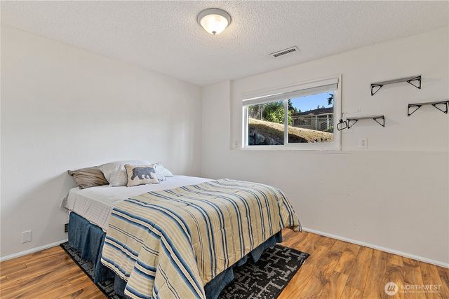 2015 E 57th Street, Tacoma, WA 98404