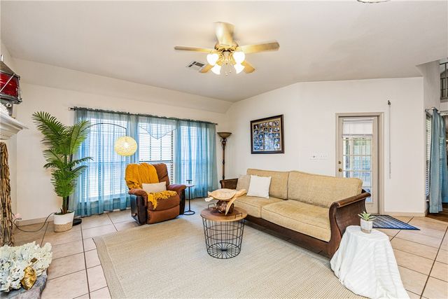 6152 Saint Denis St, Corpus Christi, TX 78414