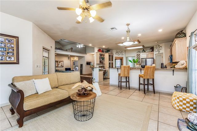 6152 Saint Denis St, Corpus Christi, TX 78414