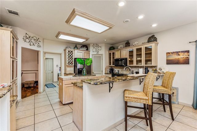 6152 Saint Denis St, Corpus Christi, TX 78414