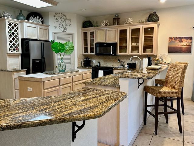 6152 Saint Denis St, Corpus Christi, TX 78414