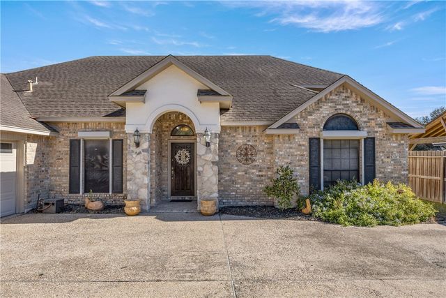 6152 Saint Denis St, Corpus Christi, TX 78414