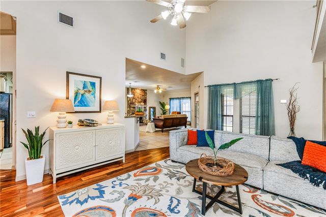 6152 Saint Denis St, Corpus Christi, TX 78414