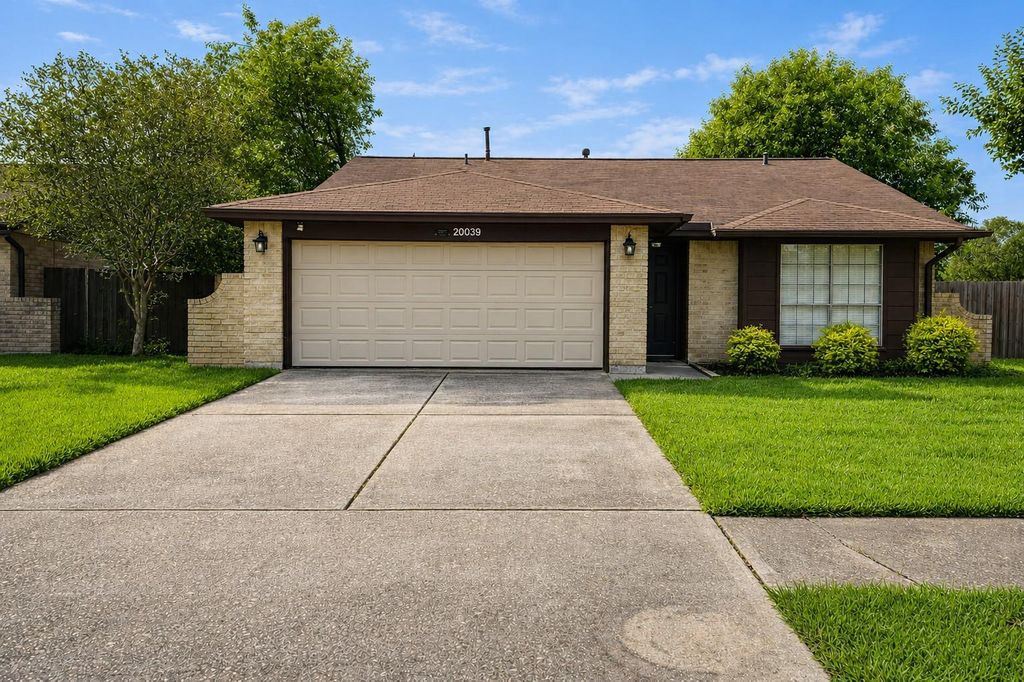 20039 Dawn Mist Drive, Humble, TX 77346