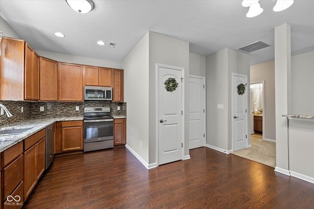 381 Dylan Drive, Avon, IN 46123