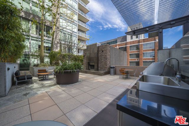 1100 S Hope Street 805, Los Angeles, CA 90015