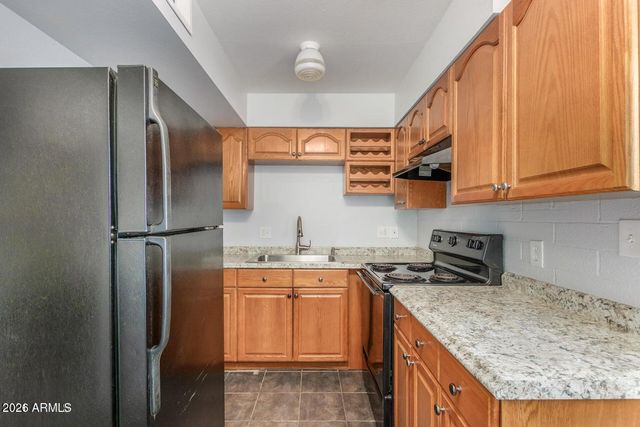 2226 W HEATHERBRAE Drive Apt 2, Phoenix, AZ 85015