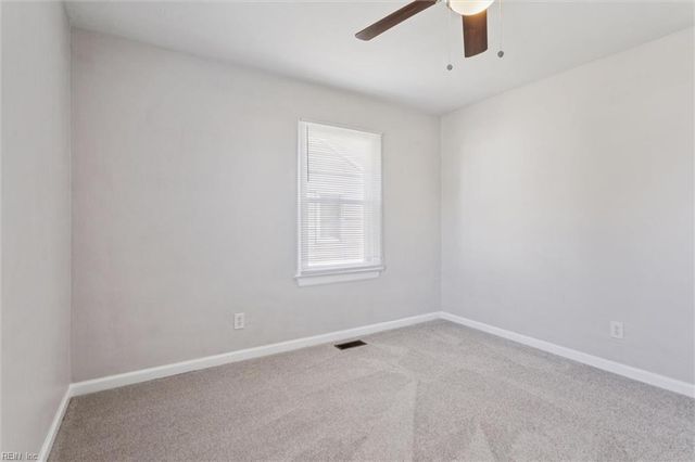 22 Lucas DR, Hampton, VA 23669