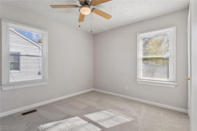 22 Lucas DR, Hampton, VA 23669