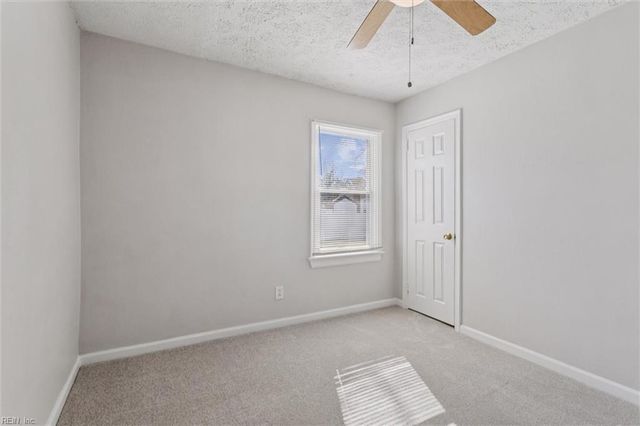 22 Lucas DR, Hampton, VA 23669