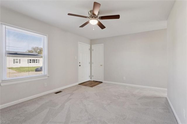 22 Lucas DR, Hampton, VA 23669