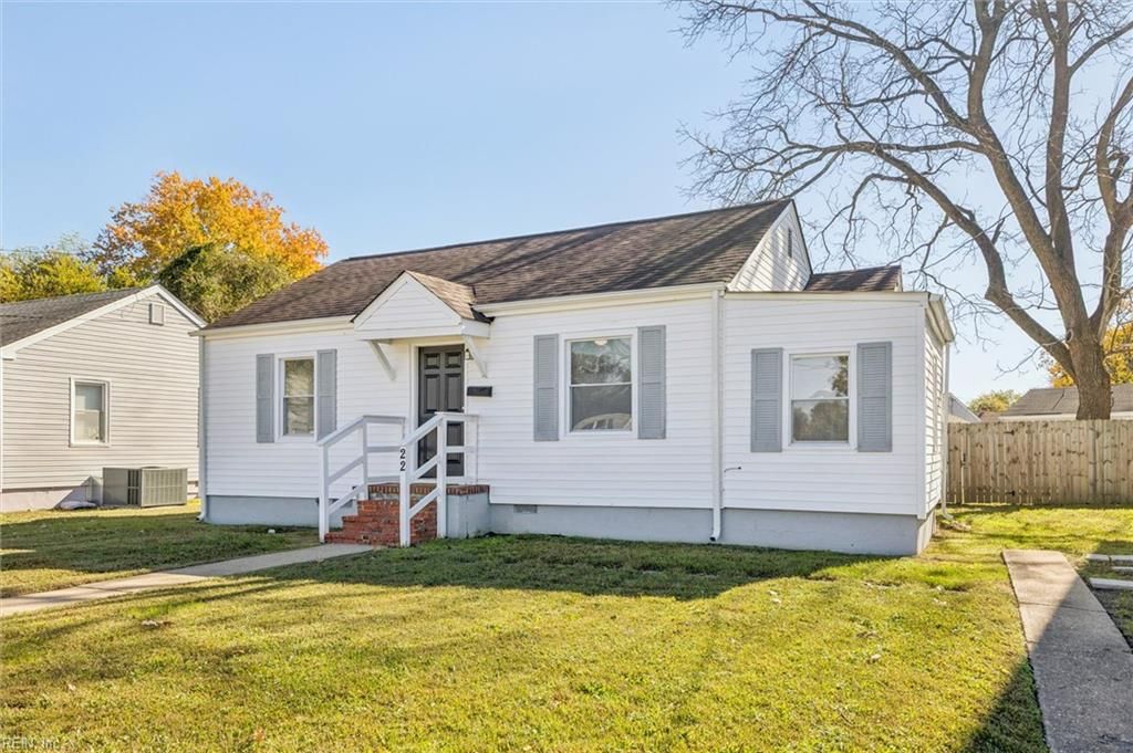 22 Lucas DR, Hampton, VA 23669